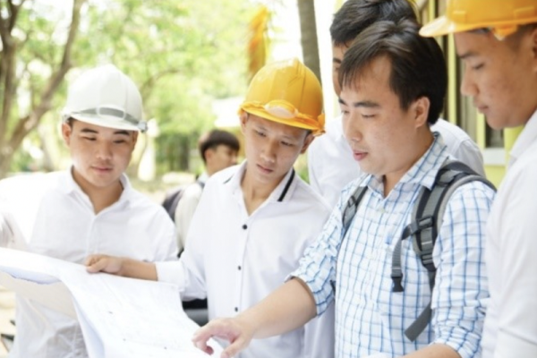 Làm sao để sinh viên ngành Xây dựng mới ra trường có thể trụ vững với nghề?