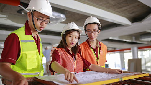 sinh viên ngành Xây dựng dễ tự ti, mất lòng tin vào bản thân nằm ở việc các bạn chưa có nhiều kinh nghiệm thực tiễn